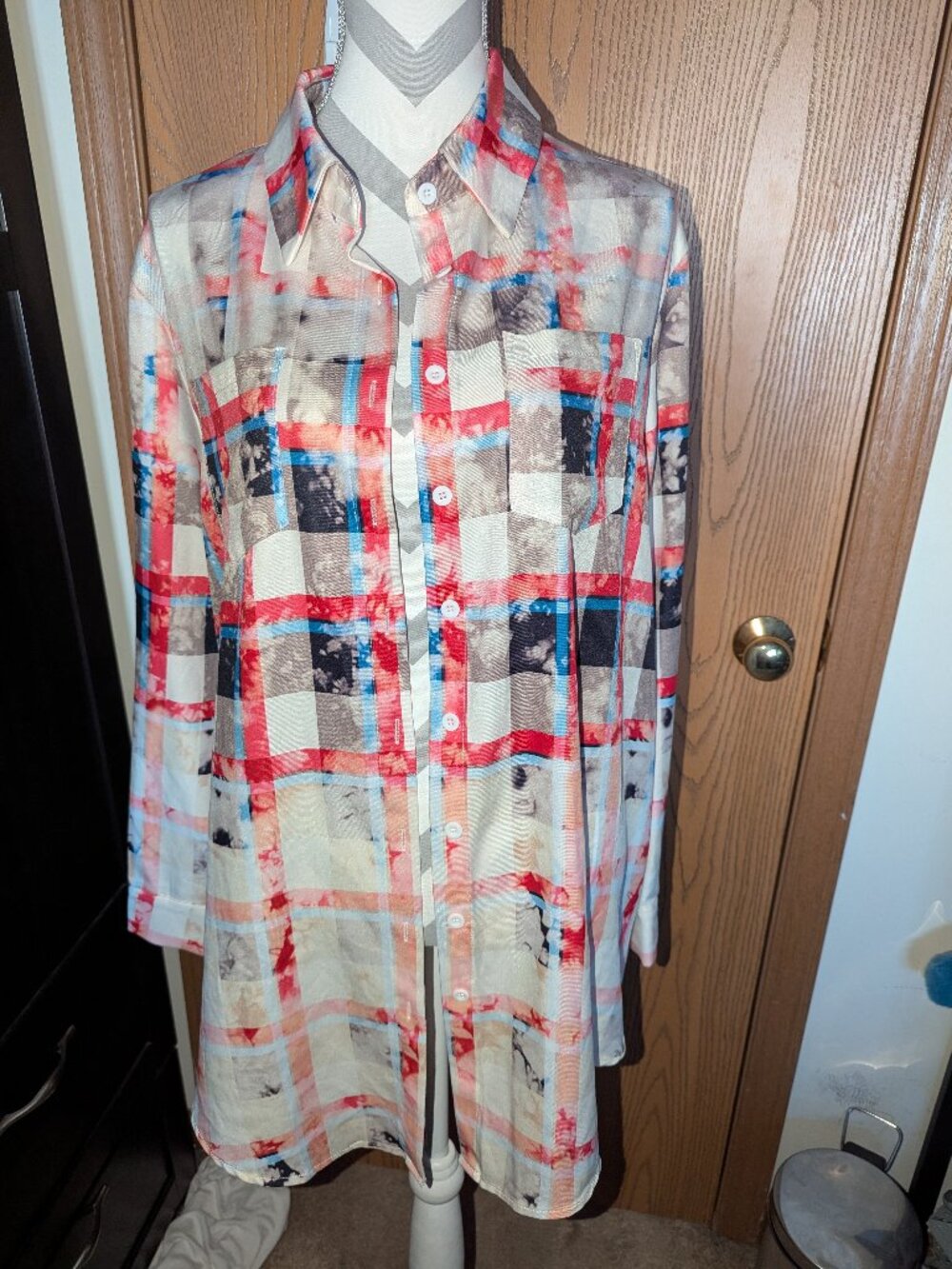 Elluis – Fashionable Pink and Blue Checkered Print Long Sleeve Button Up Blouse